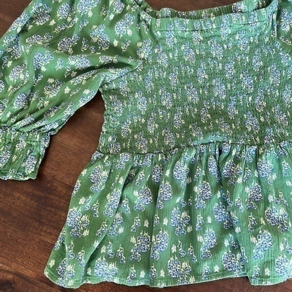 Dip green small scrunched top, puff sleeve floral - Picture 2 of 4